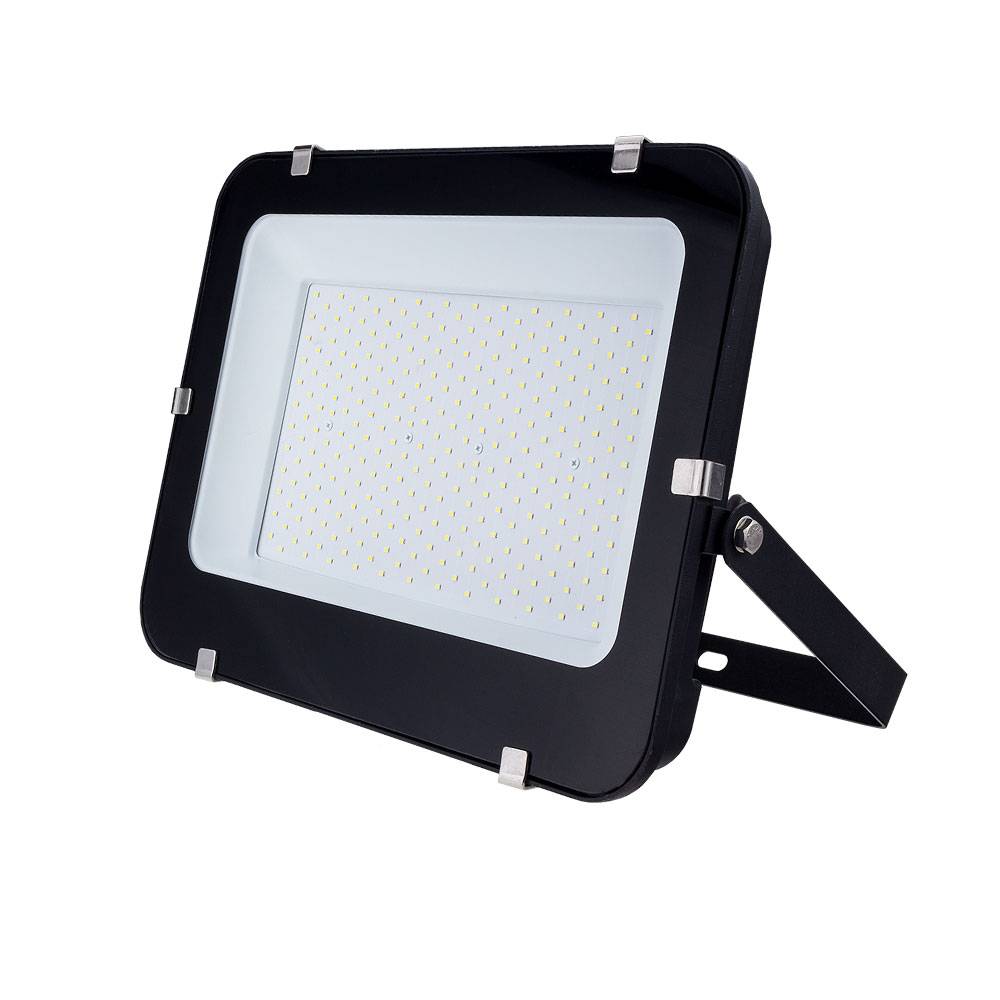 5795 LED SMD ПРОЖЕКТОР ЧЕРЕН 200W 120lm/w AC100-265V 150° IP65 4500K 1M CABLE - Image 1