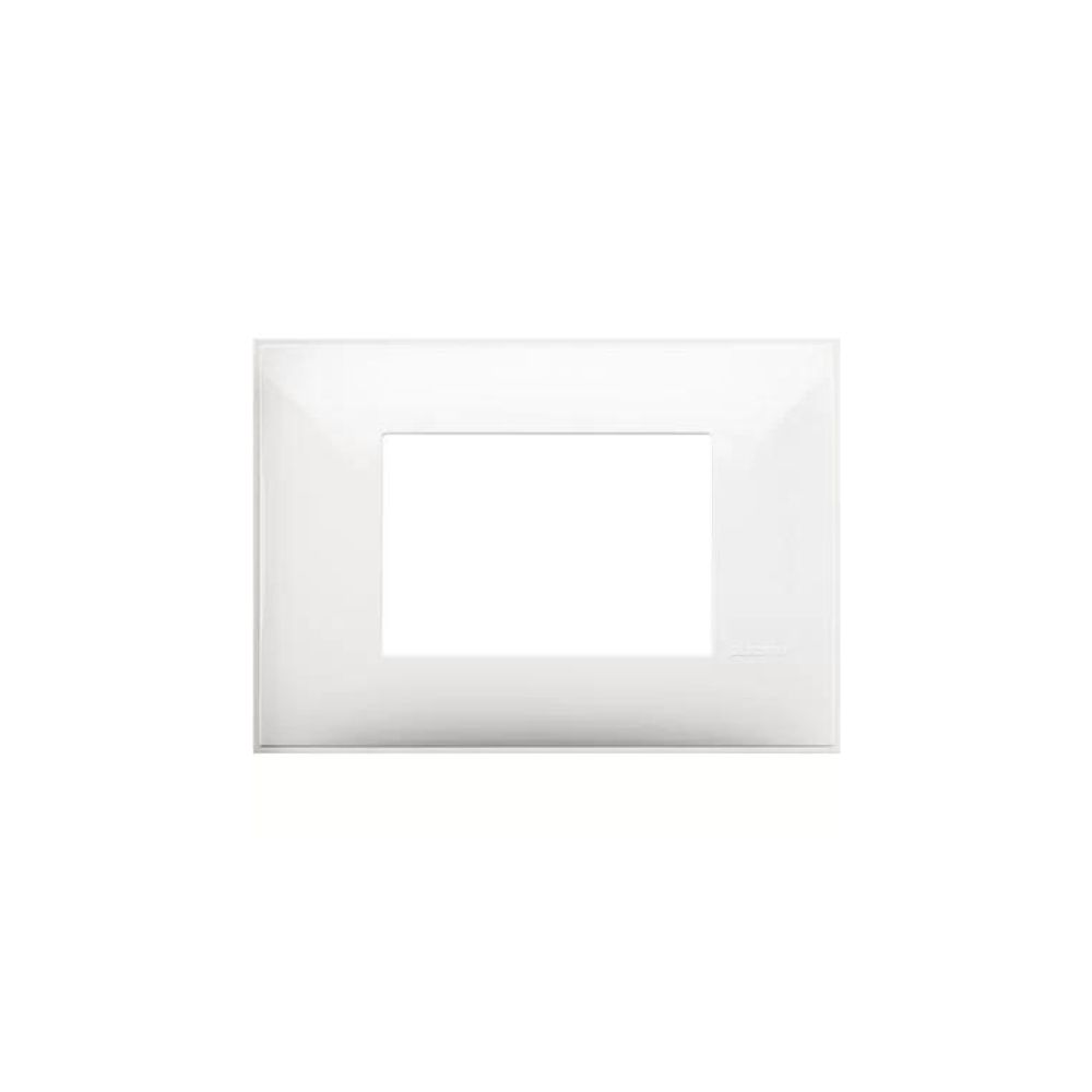 R4803RW Classia Лицева рамка 3 модулна бяла - Image 1